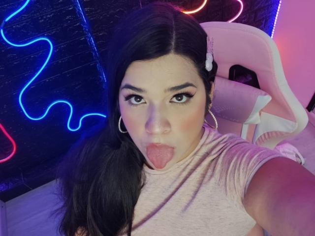 AntonelaPark - Live porn &amp; sex cam - 22693897