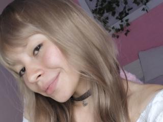 CherryXoxx - Live sex cam - 22699937