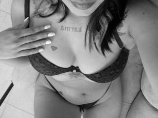 ErikaSweetX - Live porn &amp; sex cam - 22711905