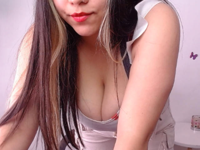 KrisGarner - Live sexe cam - 22725593