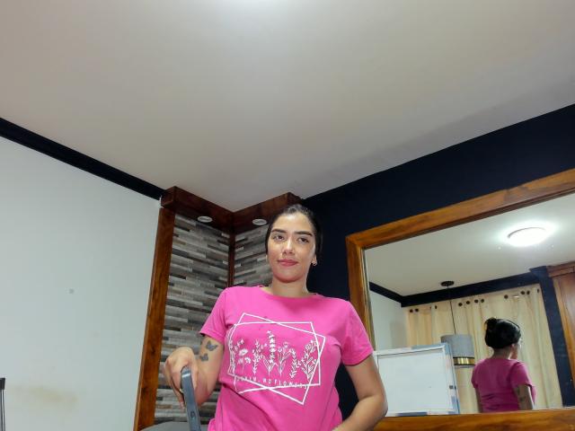 SharonKlart - Live porn &amp; sex cam - 22731333