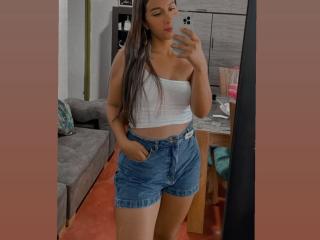 EmelyOwen - Live Sex Cam - 22731501