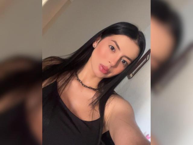 IsabellaJames - Live Sex Cam - 22732161