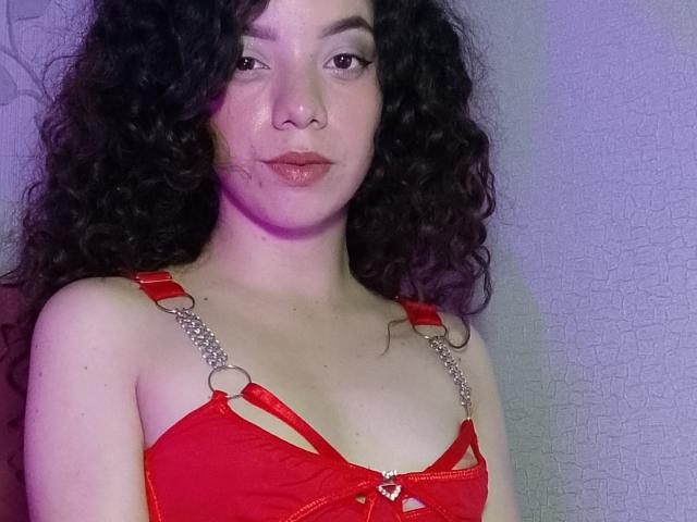 EmmaCowperr - Live sex cam - 22742429