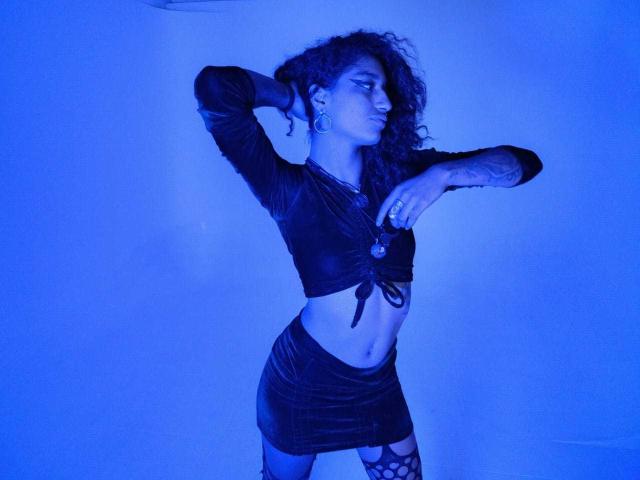 IsabellaBressell - Live Sex Cam - 22745145
