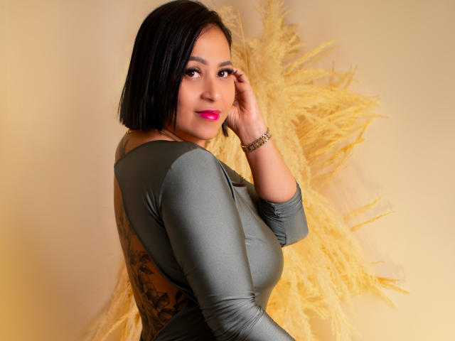 MonzerratLewis - Sexe cam en vivo - 22753985