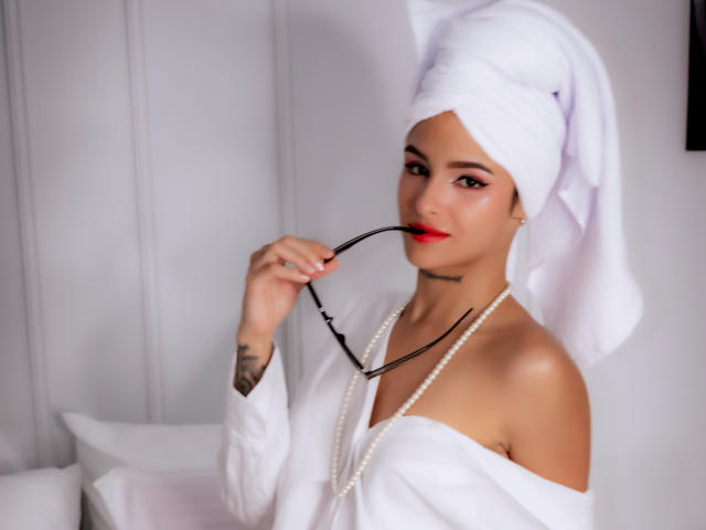 AlexiaBennet - Live sexe cam - 22757977