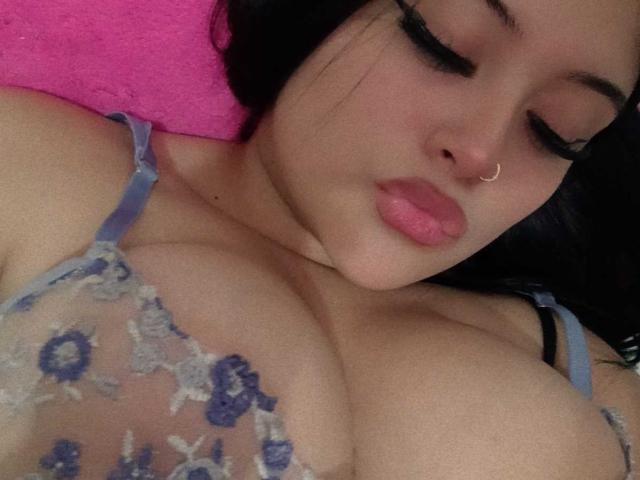 MadelineGreicy - Live porn &amp; sex cam - 22759761