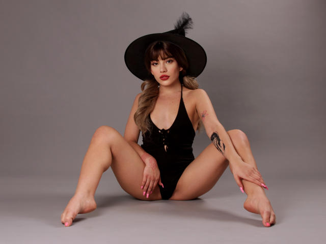 SkyCyrus - Live Sex Cam - 22782529