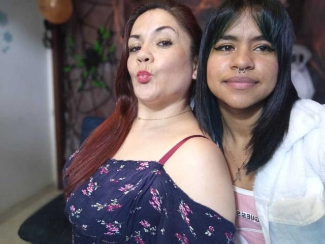 ZoeAndKataleya - Live sex cam - 22783389
