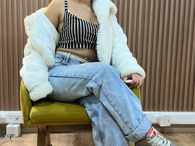 LaraAhB - Live Sex Cam - 22786613