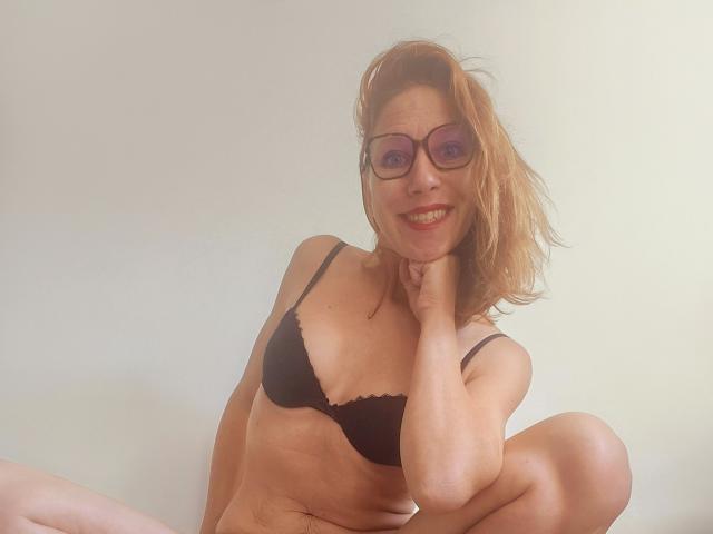 ApoloniaRed - Live sexe cam - 22796941