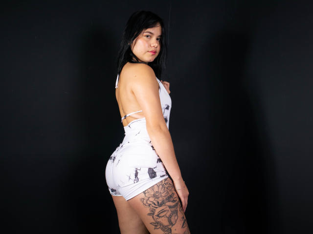 DulcineaSegura - Sexe cam en vivo - 22801009