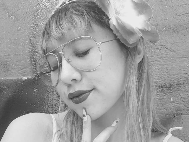 LalaKlein - Live porn & sex cam - 22802037