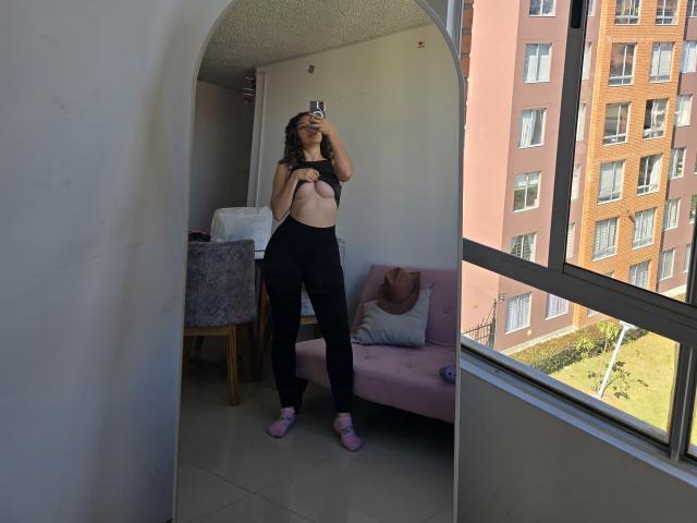 KendallPiierce69 - Live sex cam - 22807365