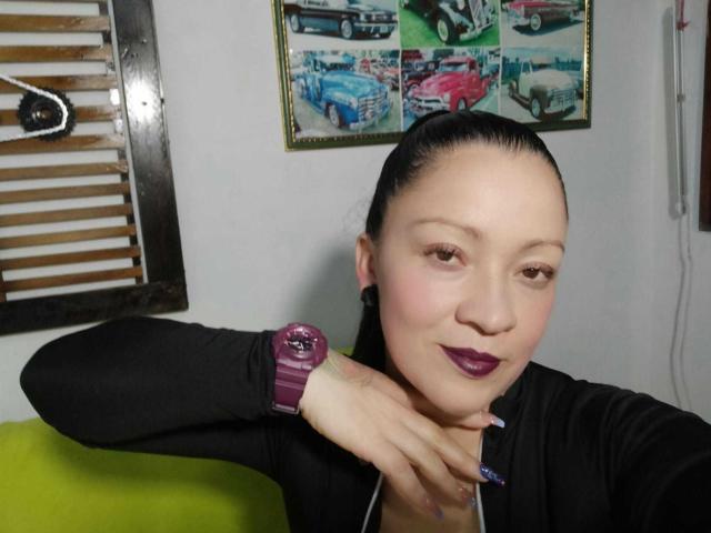 CharloteEzra - Sexe cam en vivo - 22810277