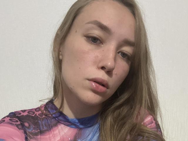 LunaEsterX - Live Sex Cam - 22811933