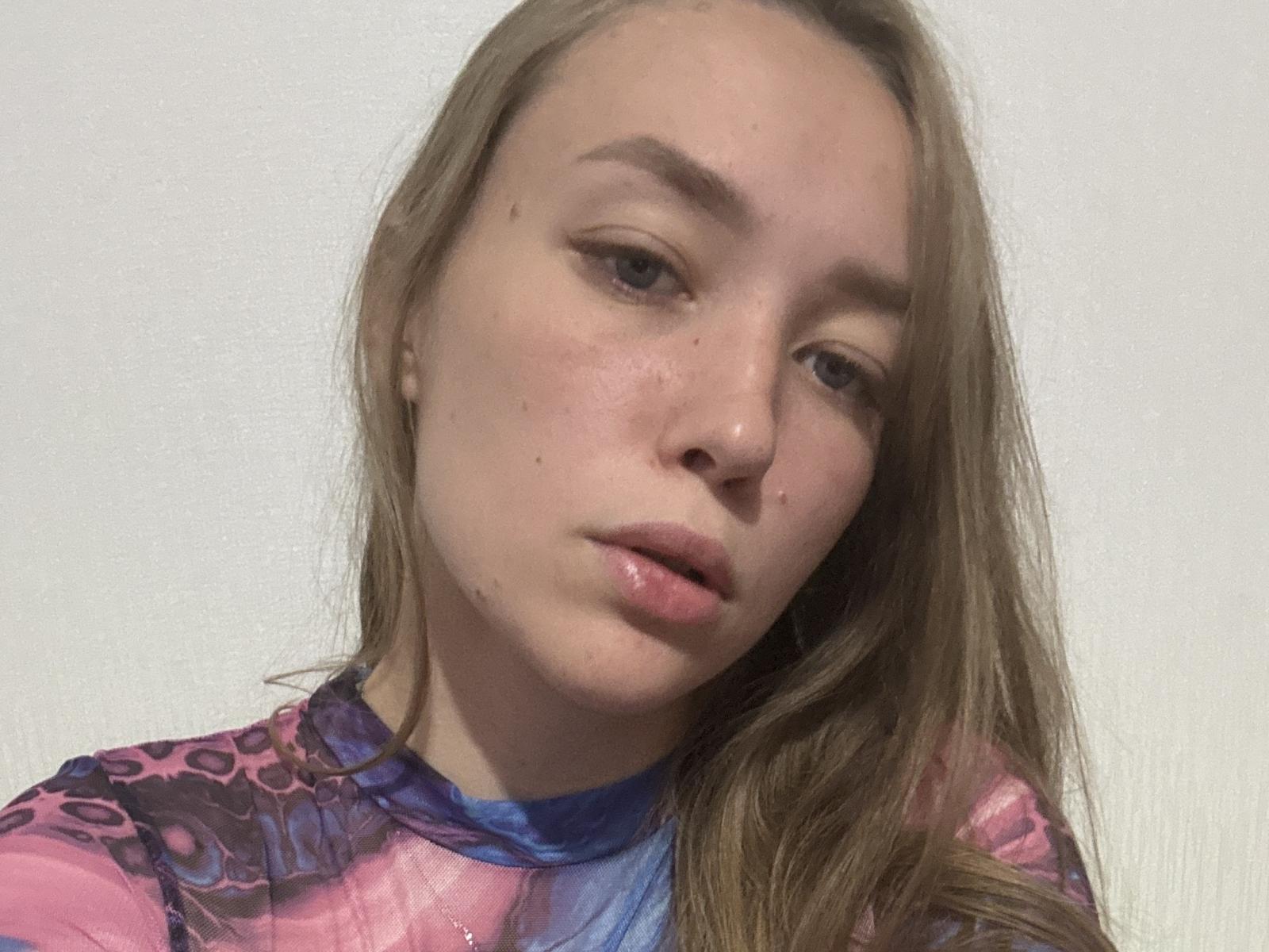 LunaEsterX - Live Sex Cam - 22811933