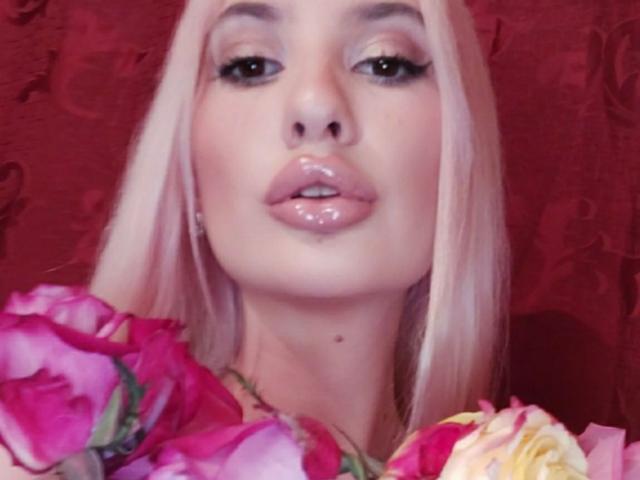ElzaKomx - Live sex cam - 22822757
