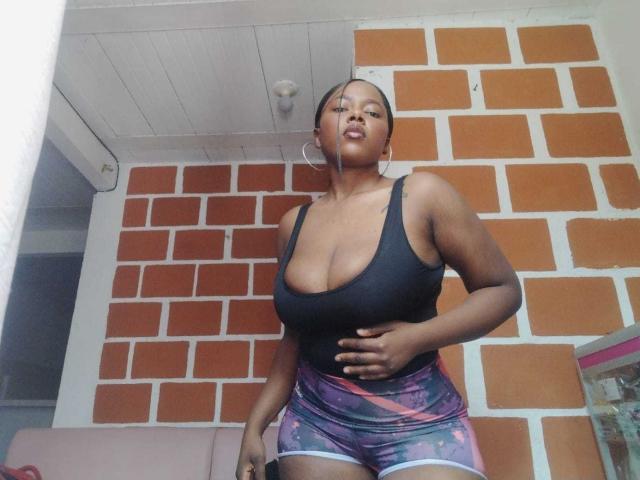 EmiraHot - Live sex cam - 22826741