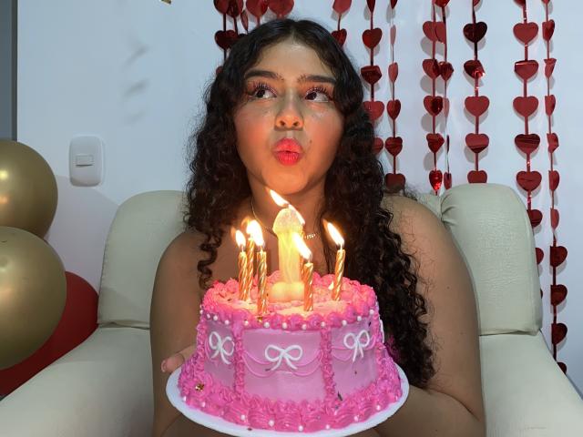 AprilBrunet - Live porn &amp; sex cam - 22827525