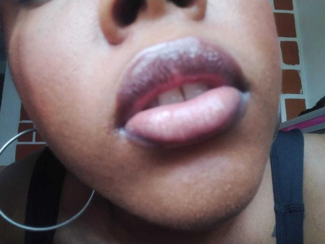 EmiraHot - Live sex cam - 22828361