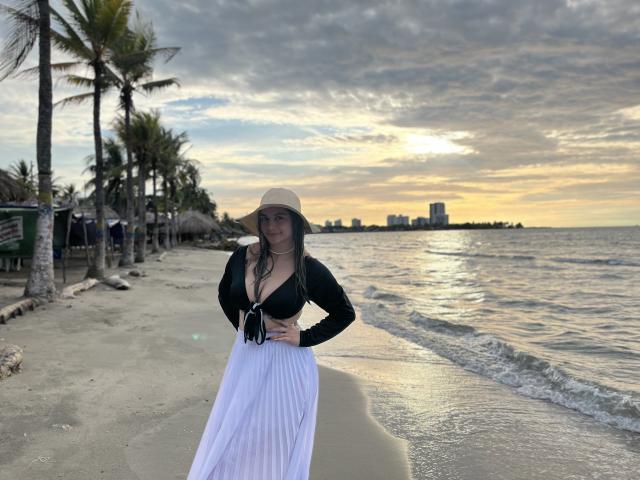 AtheneaRossi - Live porn &amp; sex cam - 22833029