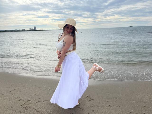 AtheneaRossi - Sexe cam en vivo - 22834489