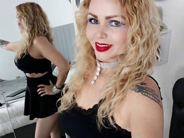 AnnaRichie - Live sex cam - 22839381