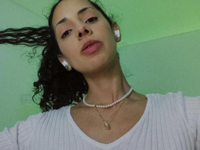 MoniqueCurlz - Live porno og sexkamera - 22847321