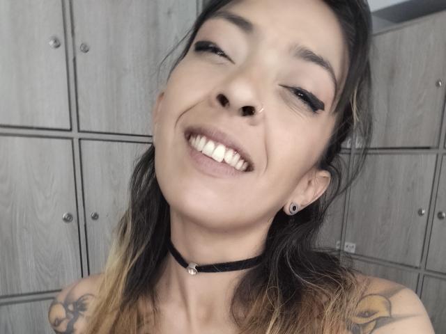 IsaGonzalez - Live sex cam - 22861577