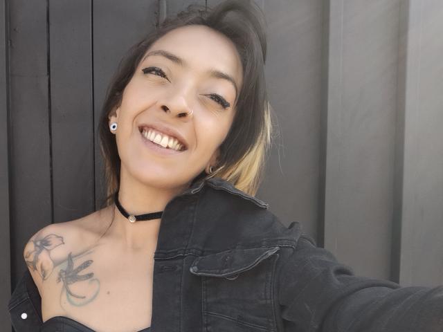 IsaGonzalez - Élő pornó és szexkamera - 22861597