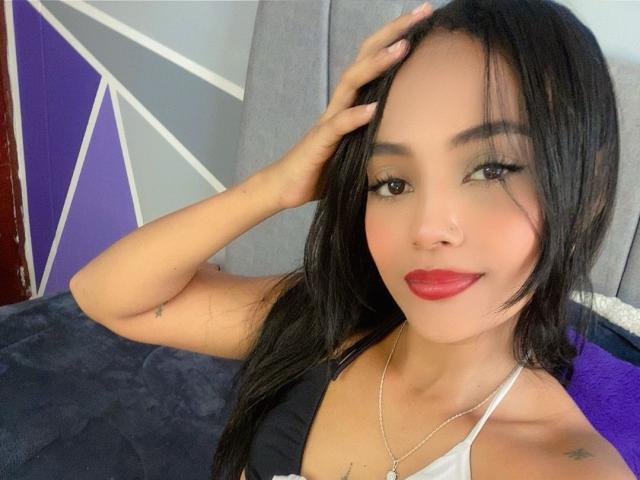 MissCharlotts - Live porn &amp; sex cam - 22869589