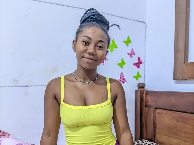 Elyanne - Live porn &amp; sex cam - 22875249