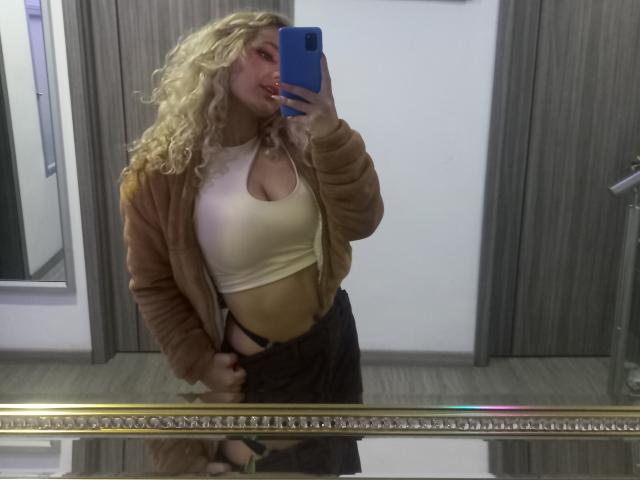 FloraSaenz - ライブポルノ&amp;セックスカム - 22896353