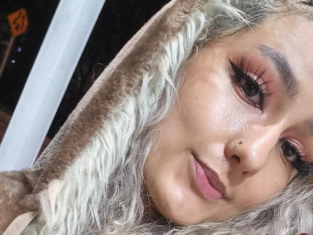 FloraSaenz - Live Sex Cam - 22896393