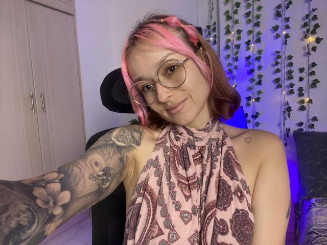 SarahRousen - Live Sex Cam - 22902101