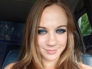 GinaXNeon - Live Sex Cam - 22904445