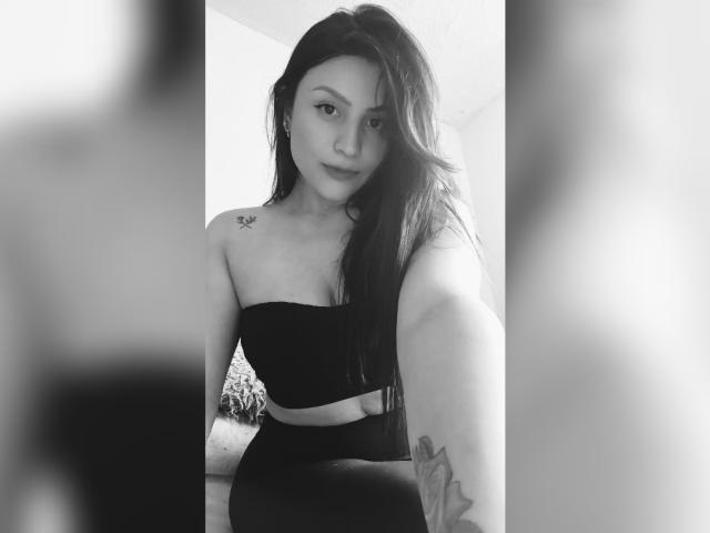 SaraWestt - Live Sex Cam - 22907713