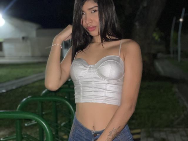 PriscillaRouss - Live Sex Cam - 22911577