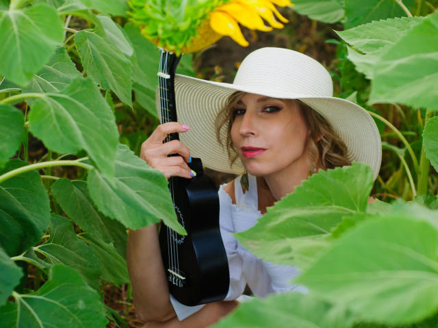 AdrianaSea - сексуальная веб-камера в реальном времени - 22923197