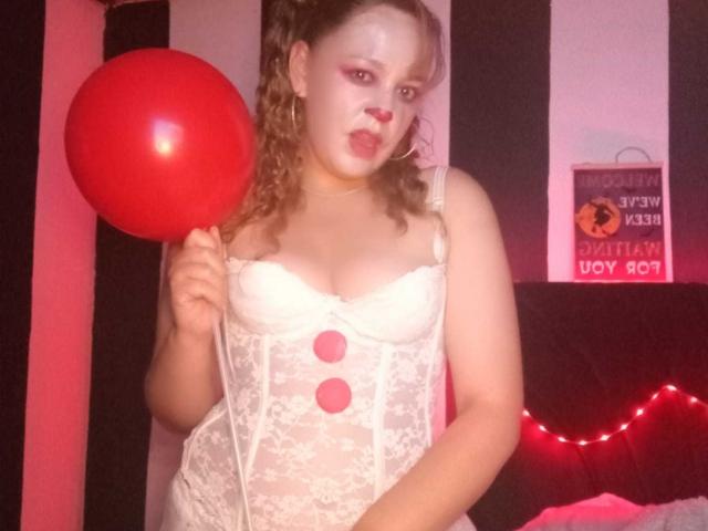 AmandaHotL - Live Sex Cam - 22923465