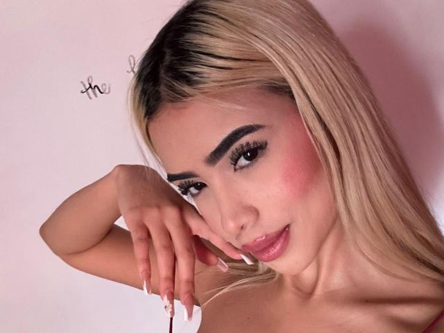 ChristieGarci - Live sex cam - 22929273