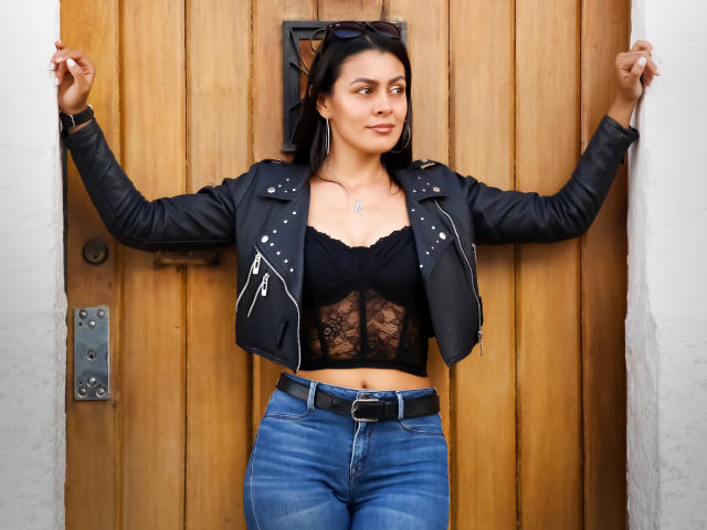 AlexaJanes - Live Sex Cam - 22933793