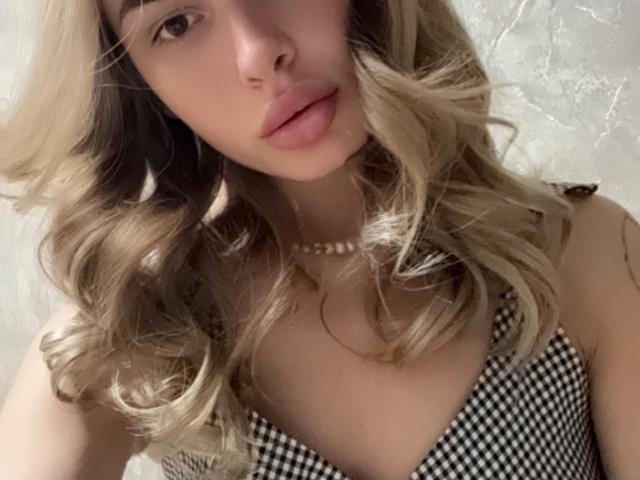 LunaHeadly - Live porn &amp; sex cam - 22943717