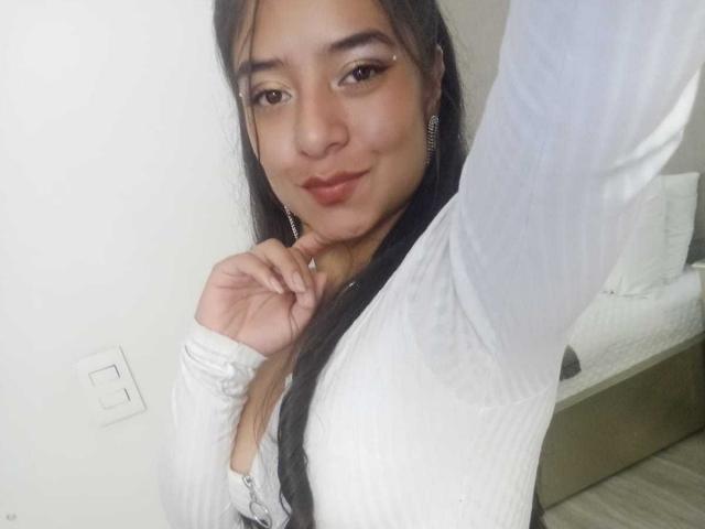 AlessiaEvans - Live porn &amp; sex cam - 22949153