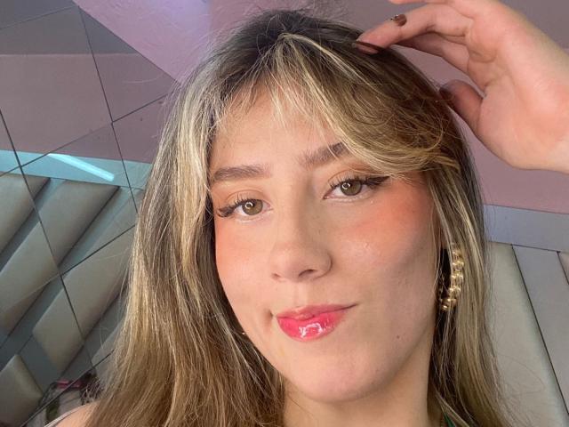 LivelyVanderWood - Live porn &amp; sex cam - 22950765