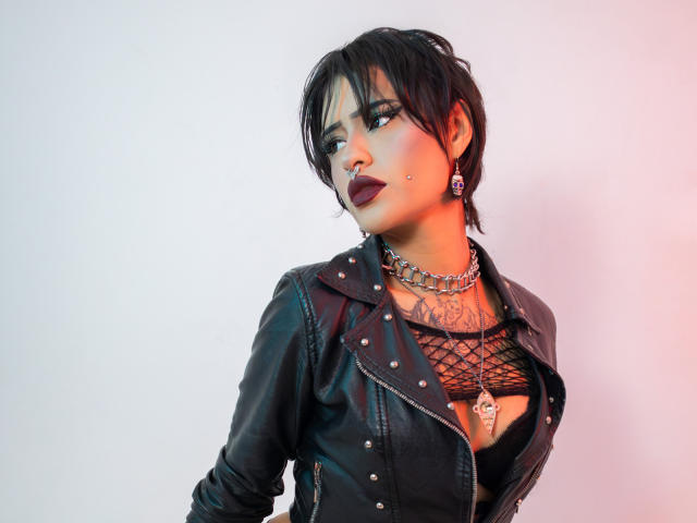 MadameValeriaKos - Live Sex Cam - 22950905