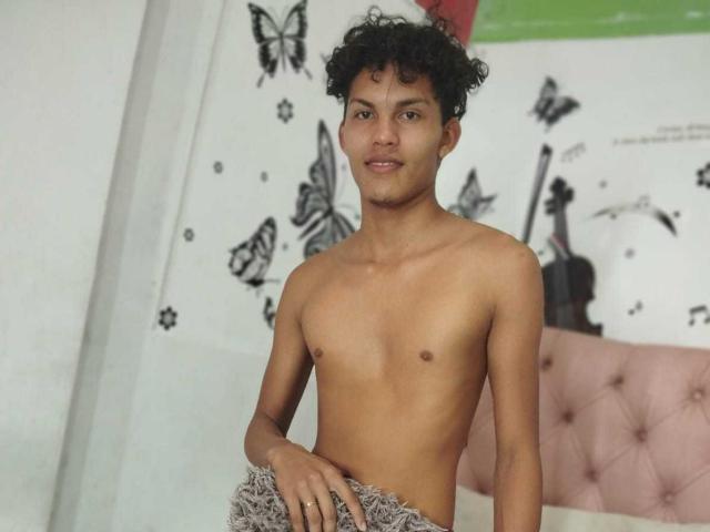 Totonev - Live Sex Cam - 22951105