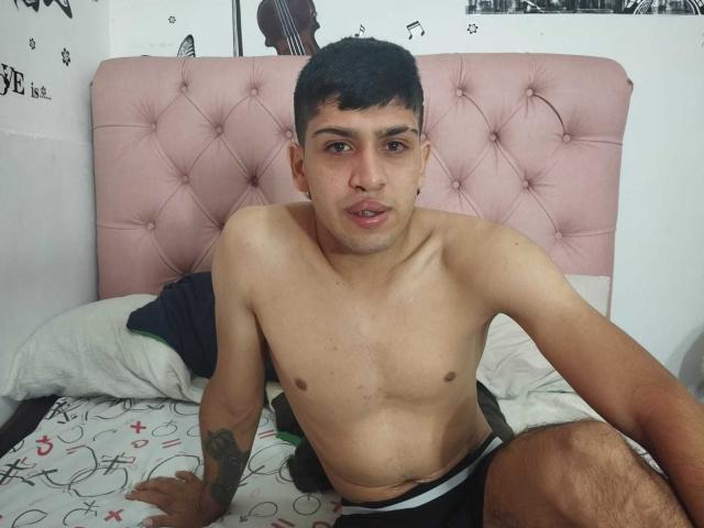 DeniFamos - Live sex cam - 22951613